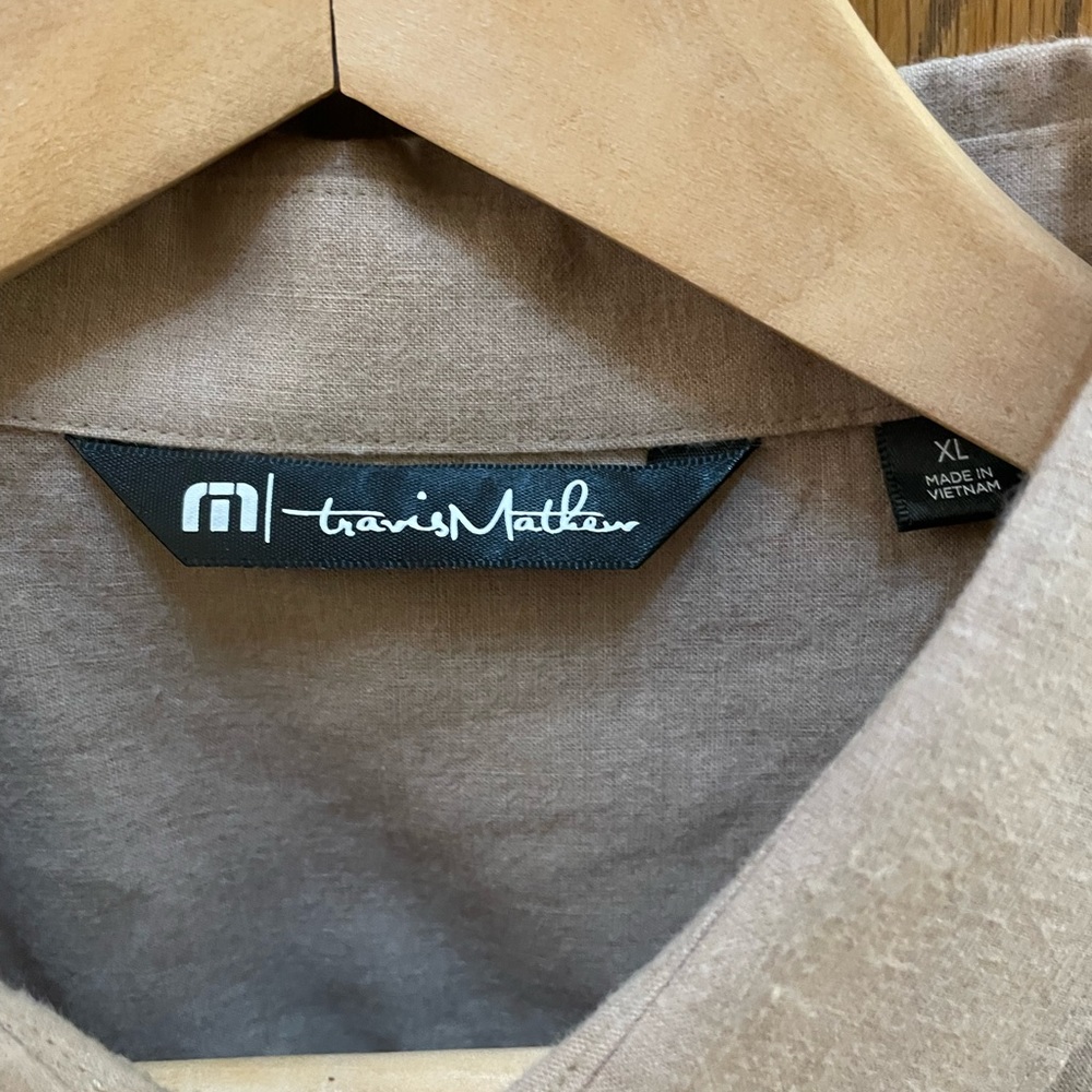 Travis Matthew Button Up - Picture 2 of 2